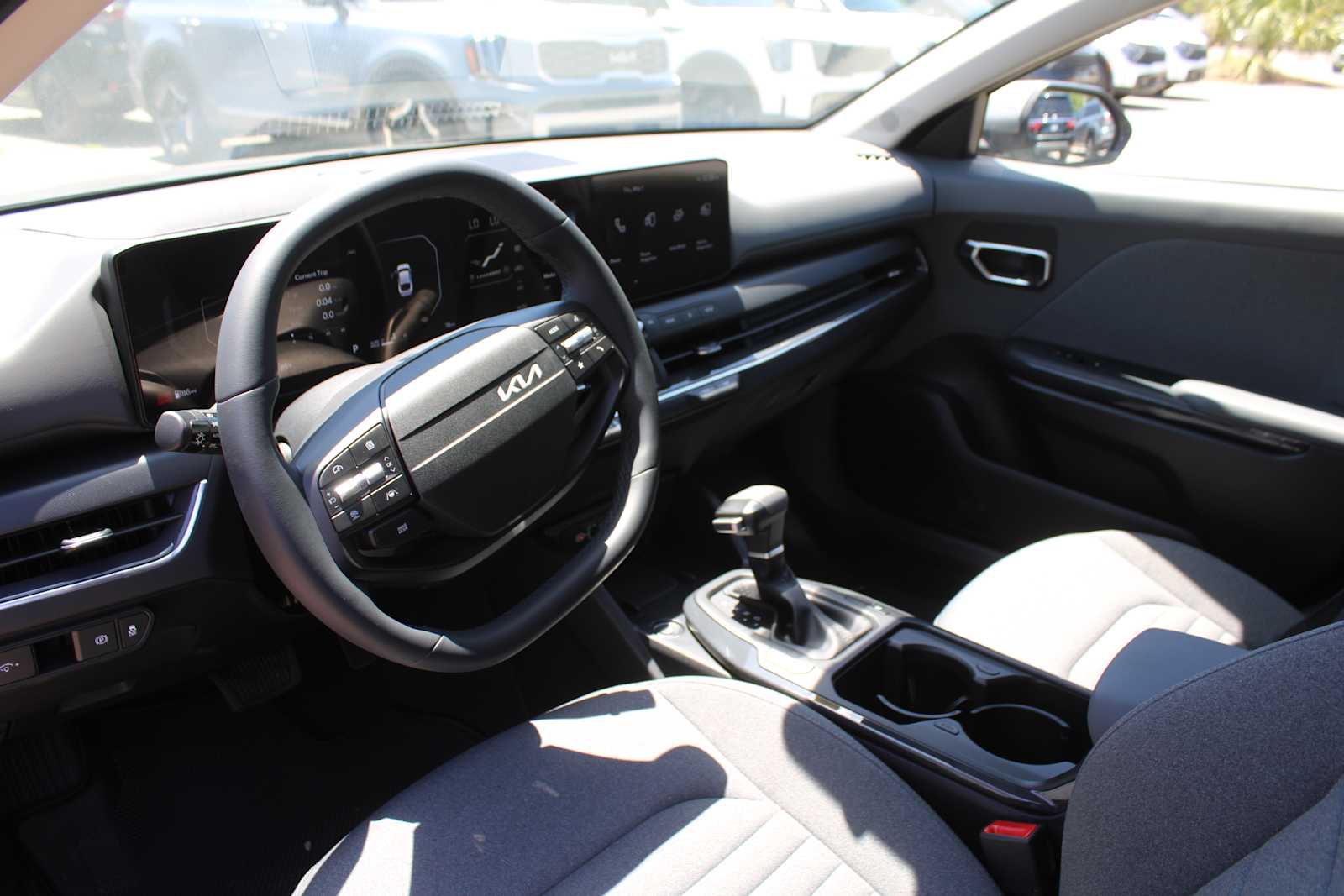 2025 Kia K4 EX photo 40