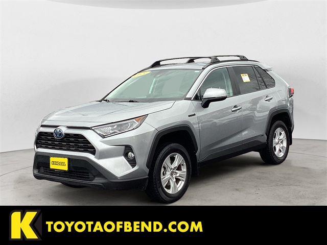 2021 Toyota RAV4 XLE's photo