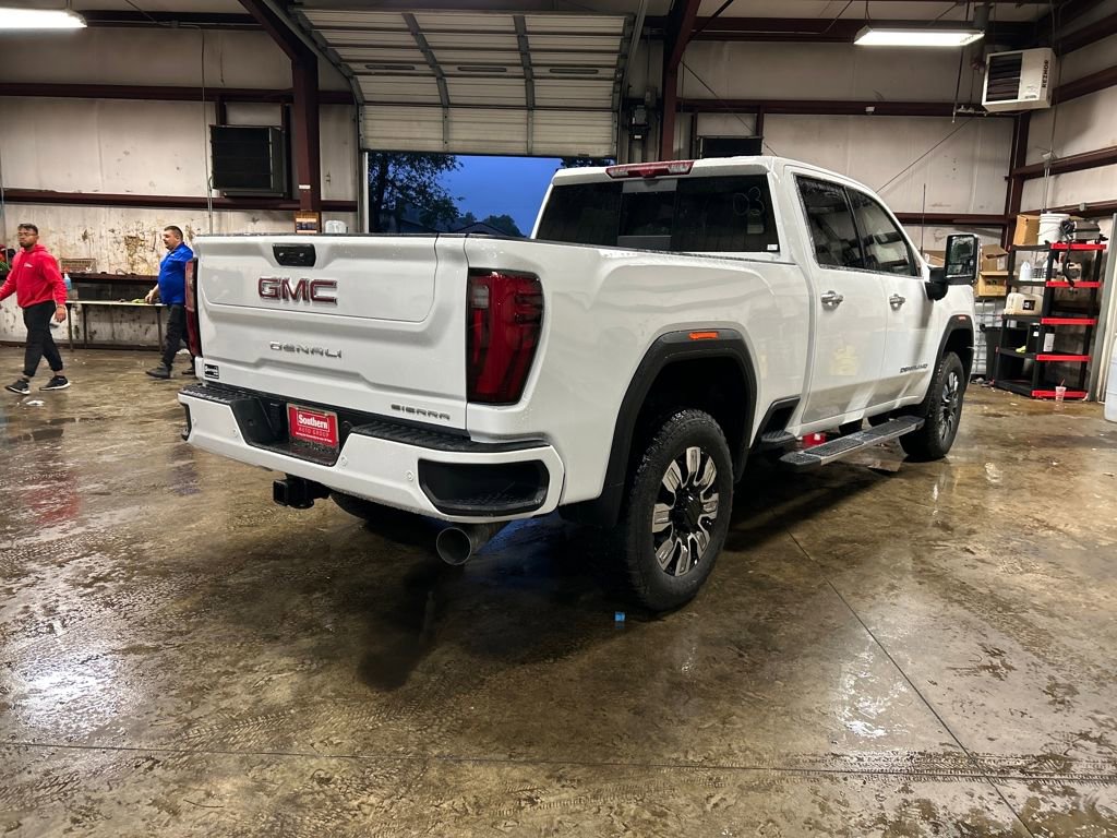 2026 Gmc Sierra 2500 HD Denali photo 3