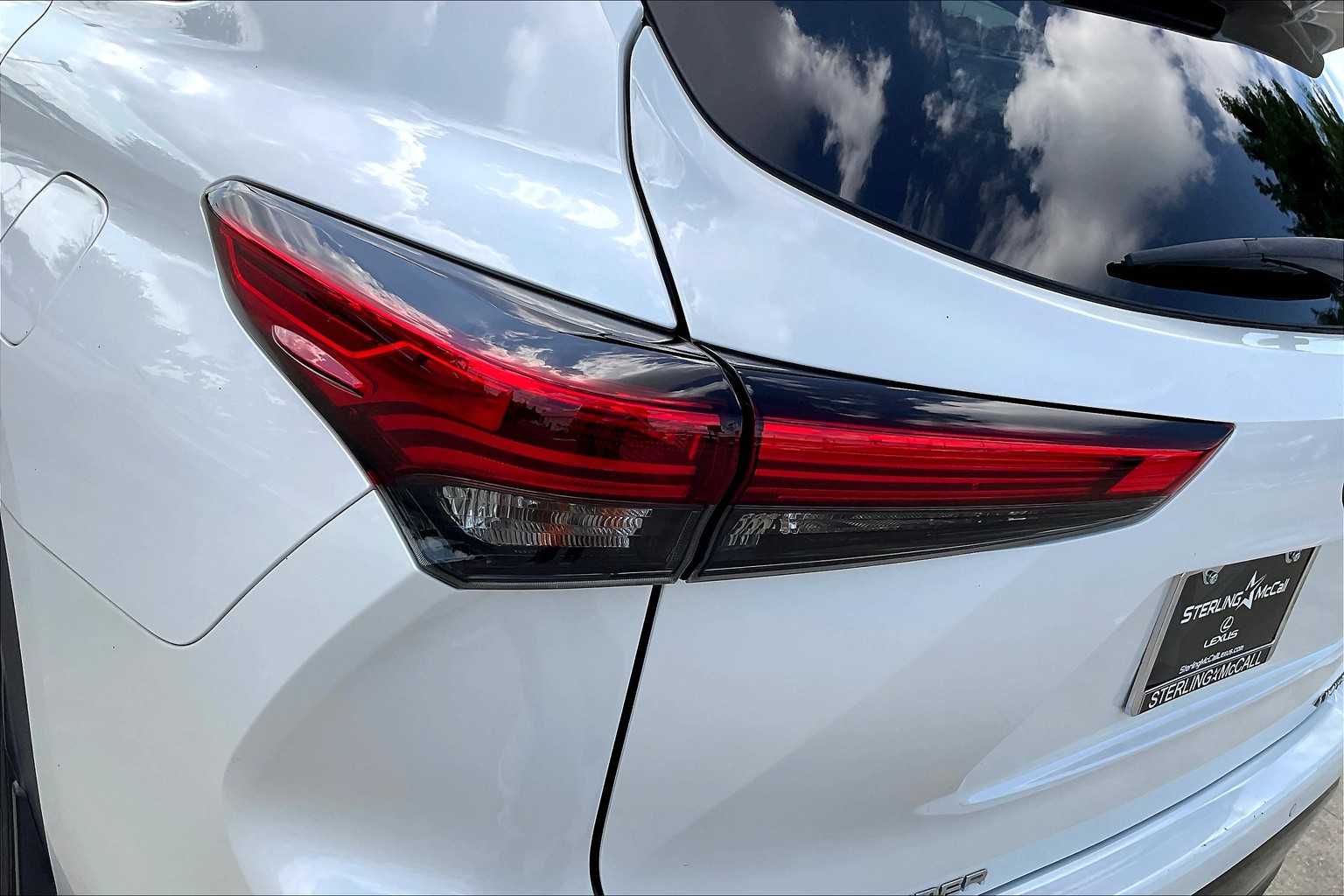 2021 Toyota Highlander Hybrid Limited photo 26