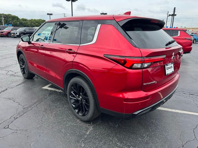 2024 Mitsubishi Outlander photo 10