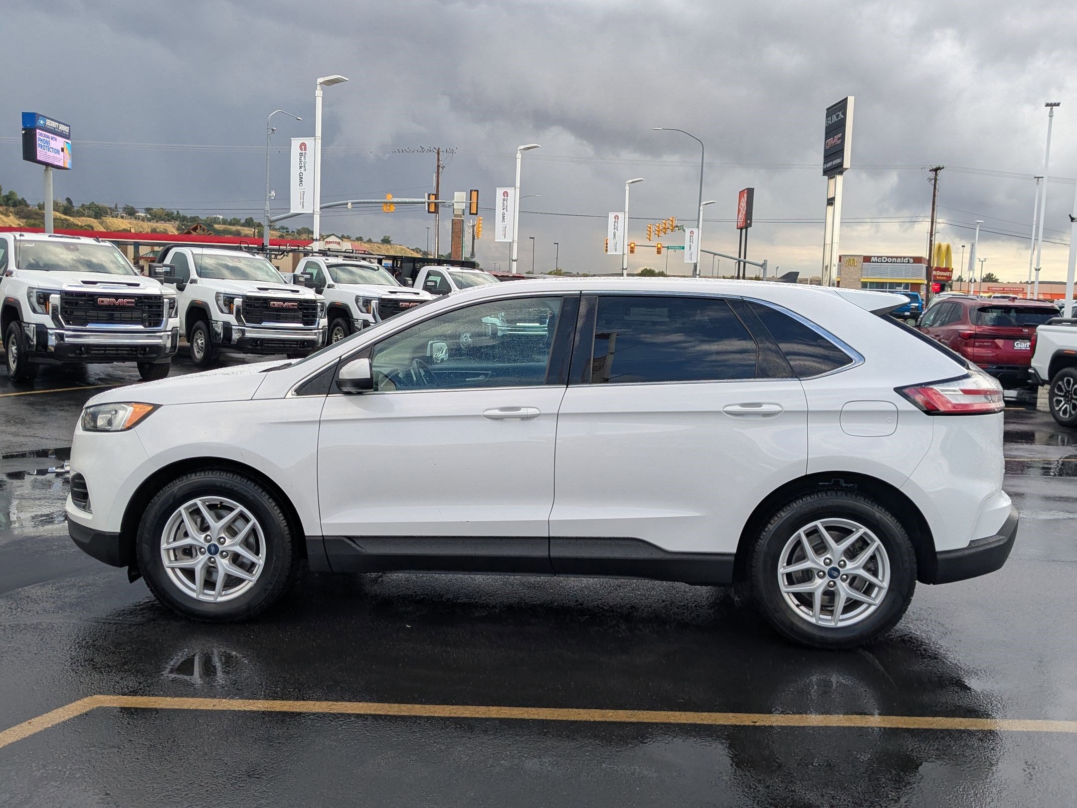 2021 Ford Edge SEL photo 6