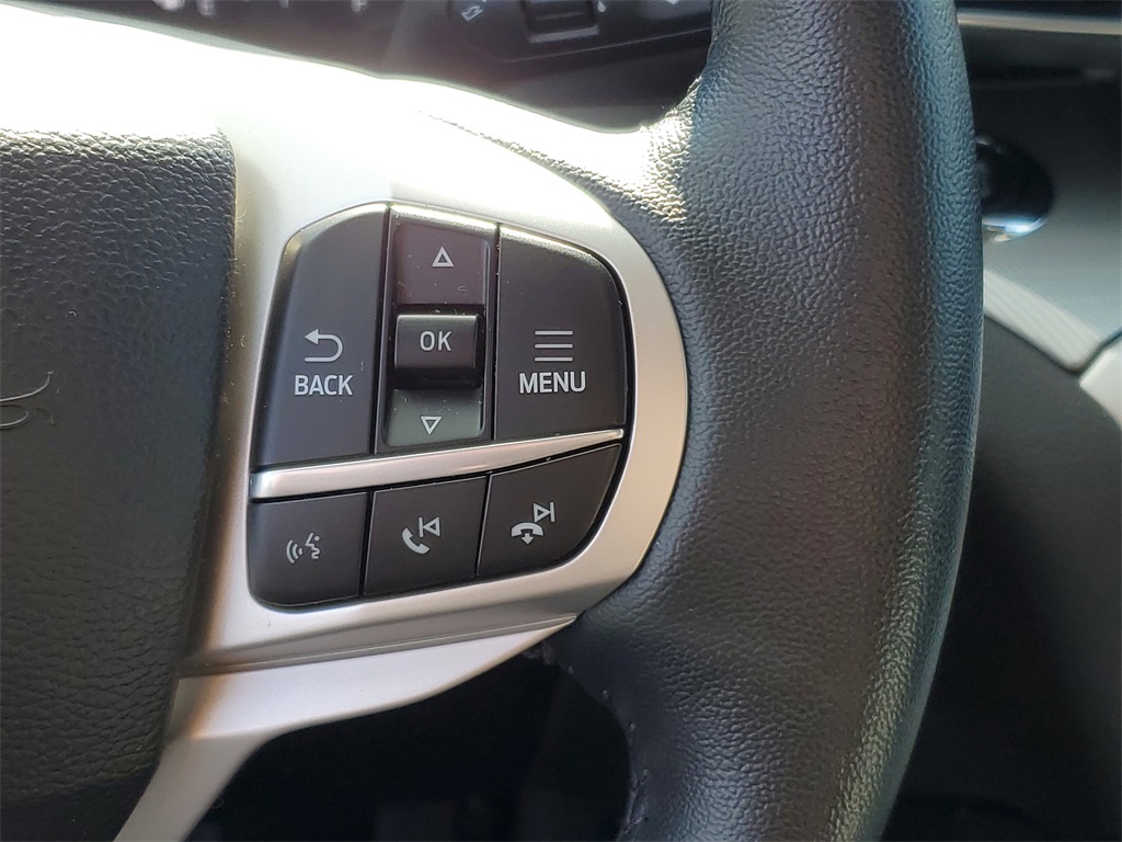 2022 Ford Explorer XLT photo 9