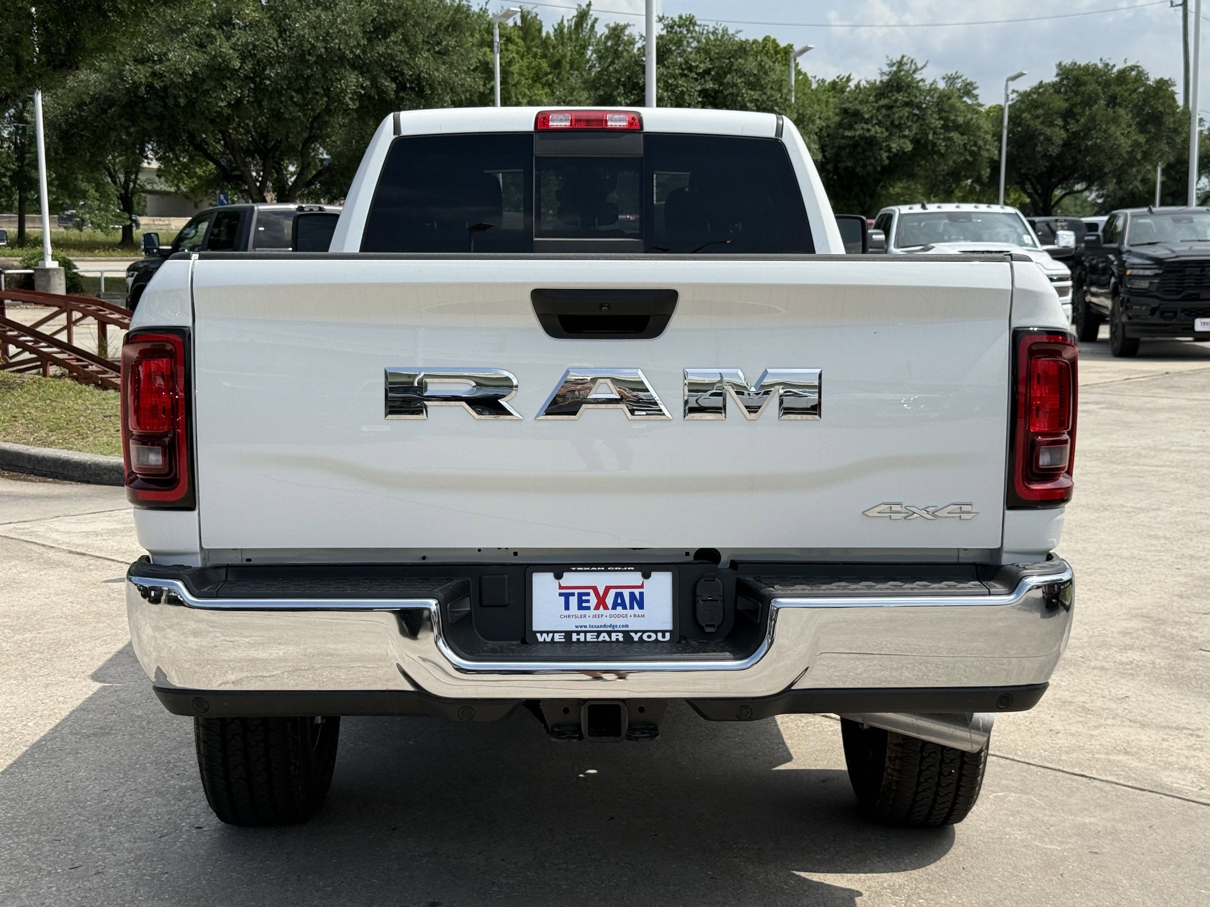 2025 Ram 2500 Tradesman photo 2