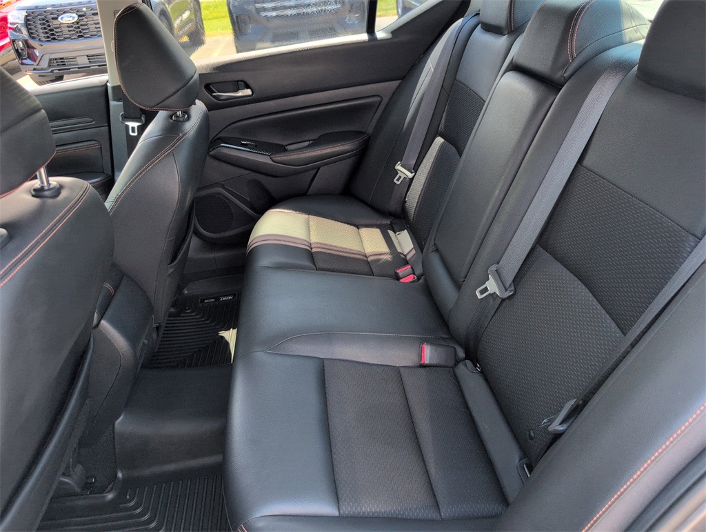 2019 Nissan Altima 2.5 SR photo 12
