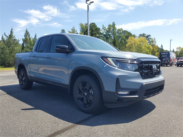 2025 Honda Ridgeline Black Edition photo 3