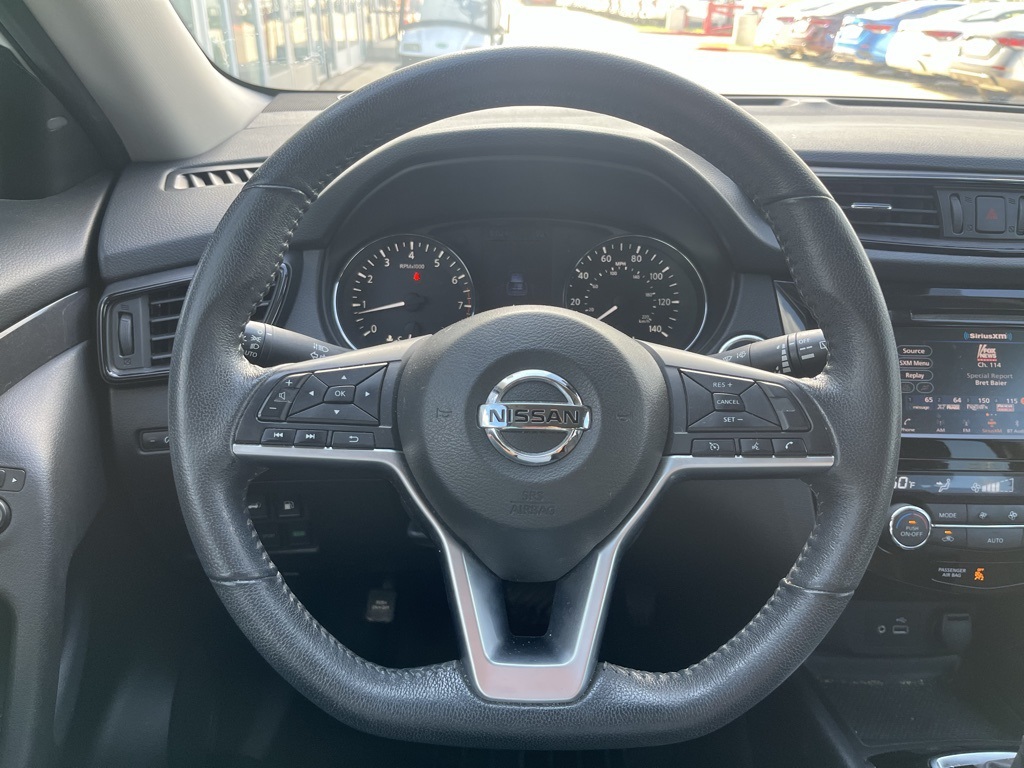 2019 Nissan Rogue SV photo 5
