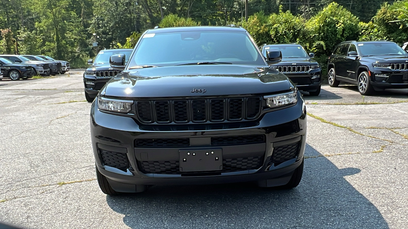 2025 Jeep Grand Cherokee Altitude X photo 2
