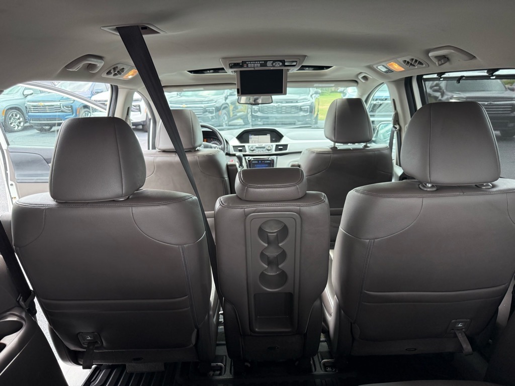 2016 Honda Odyssey Touring Elite photo 16