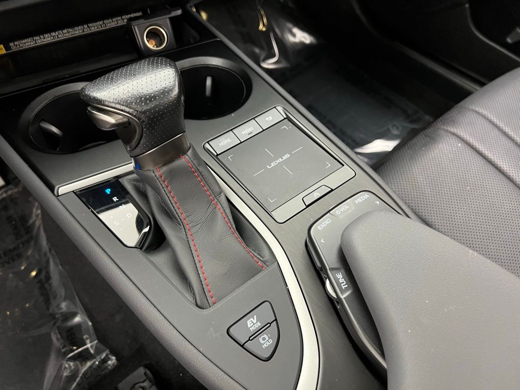 2022 Lexus UX 250h F SPORT photo 15