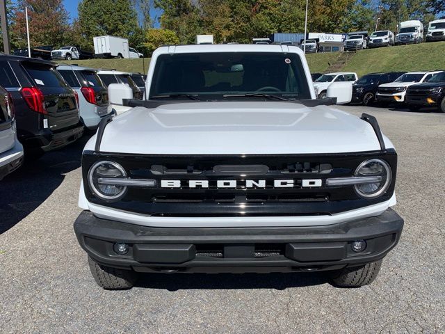 2025 Ford Bronco Outer Banks photo 3