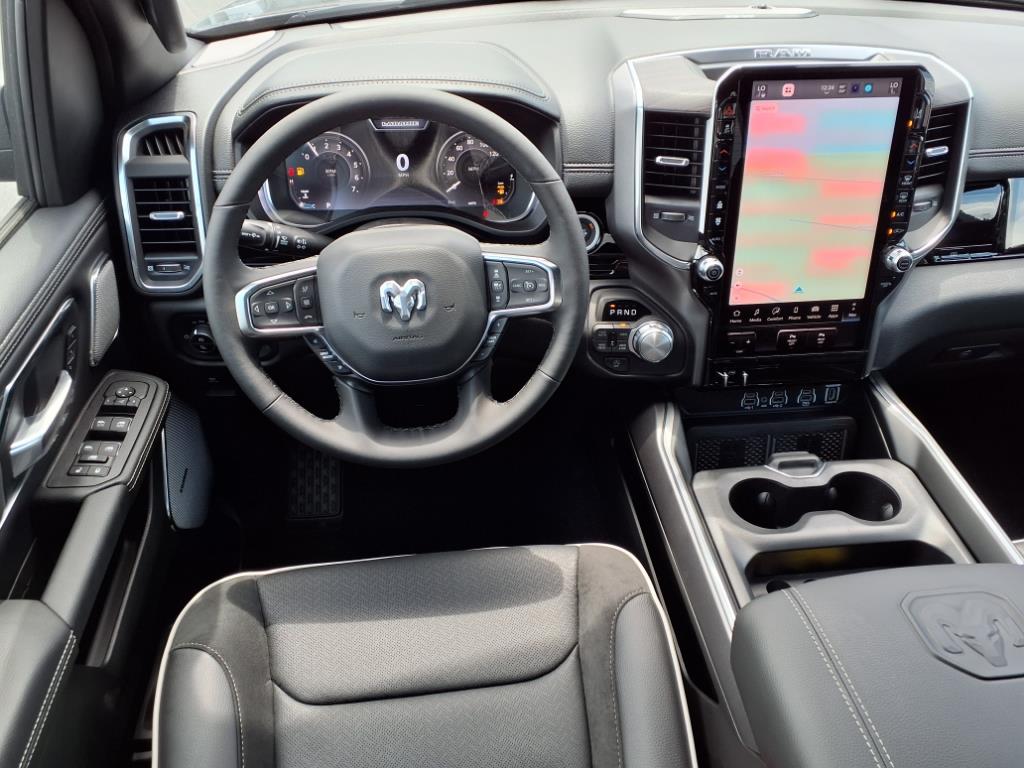 2025 Ram 1500 Laramie photo 3