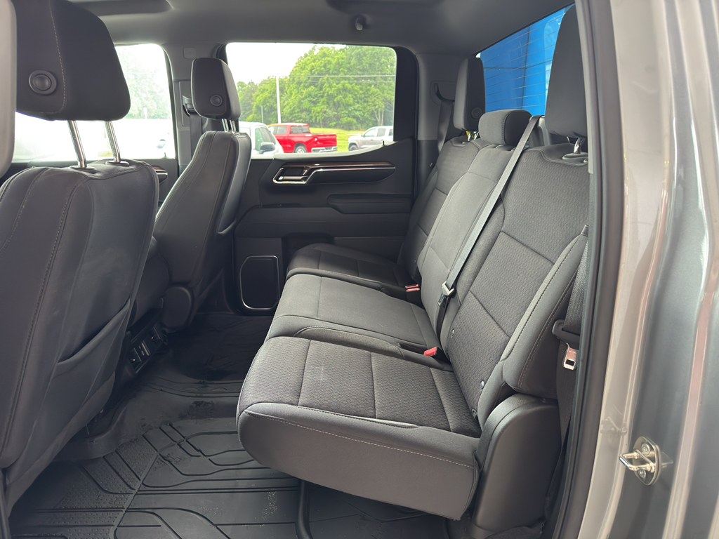 2023 Chevrolet Silverado 1500 LT photo 17