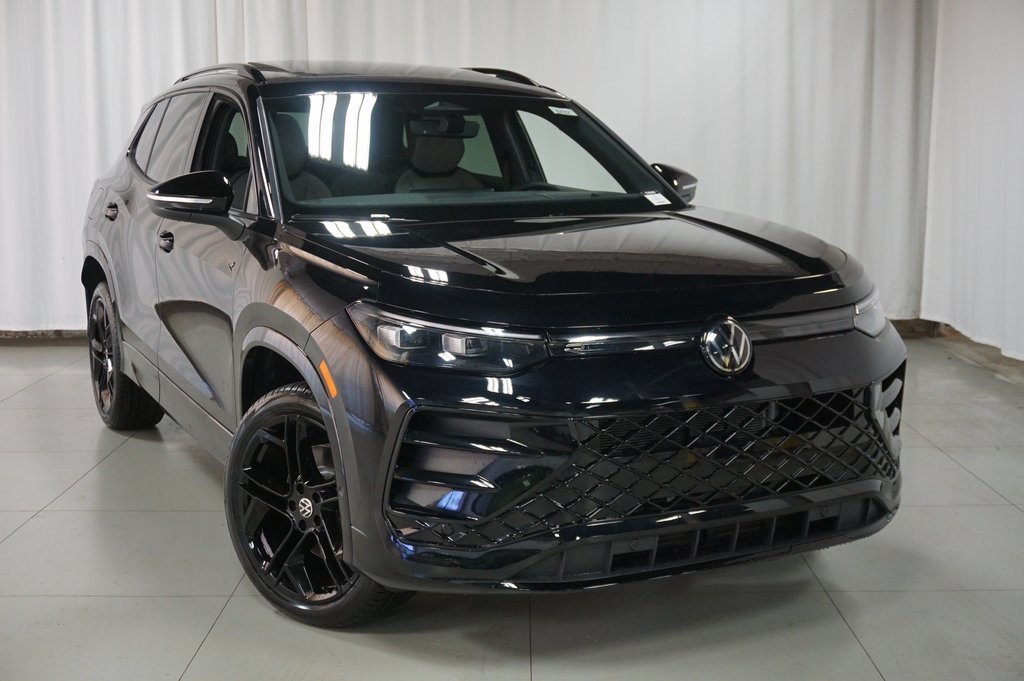 2025 Volkswagen Tiguan SE R-Line Black photo 3