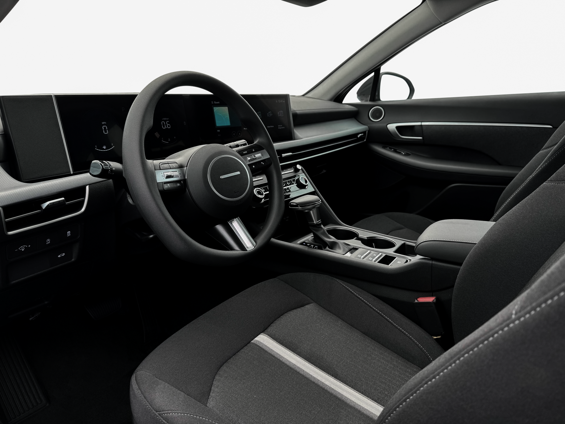 New 2025 White Hyundai SE image 40