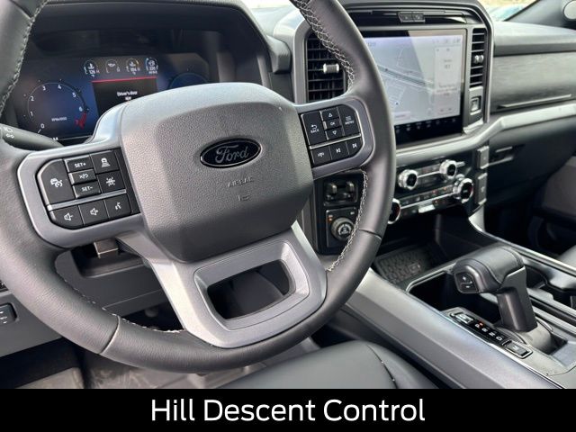 2025 Ford F-150 XLT photo 13
