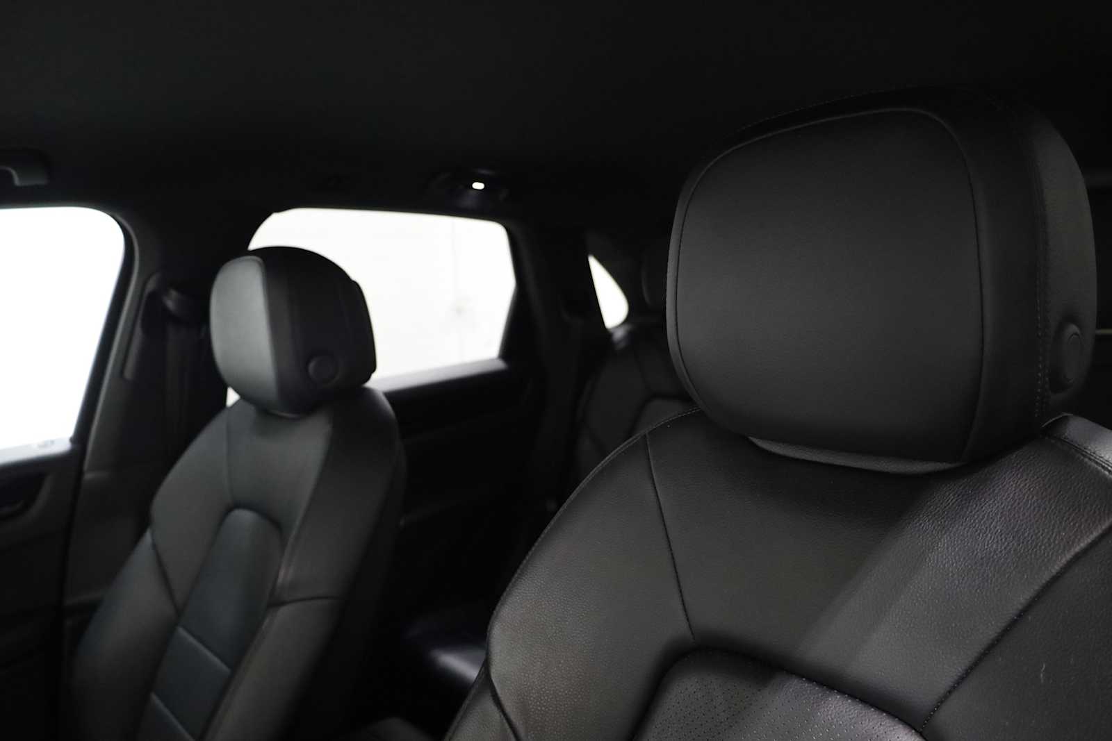 2020 Porsche Cayenne photo 16