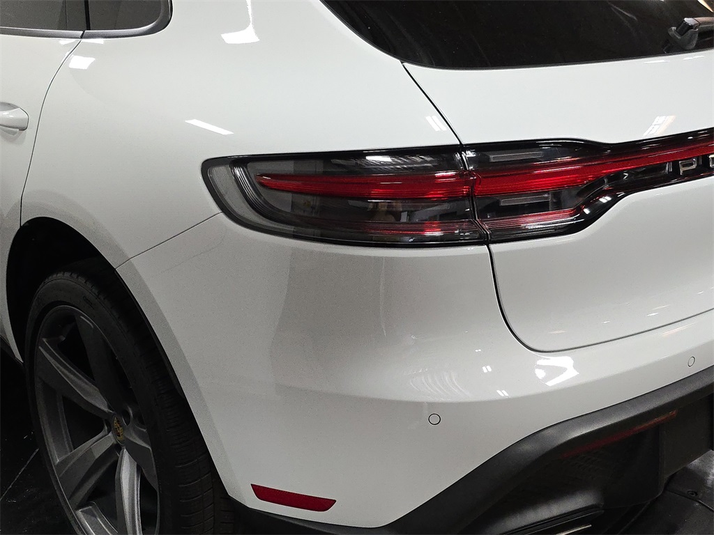 2024 Porsche Macan photo 29