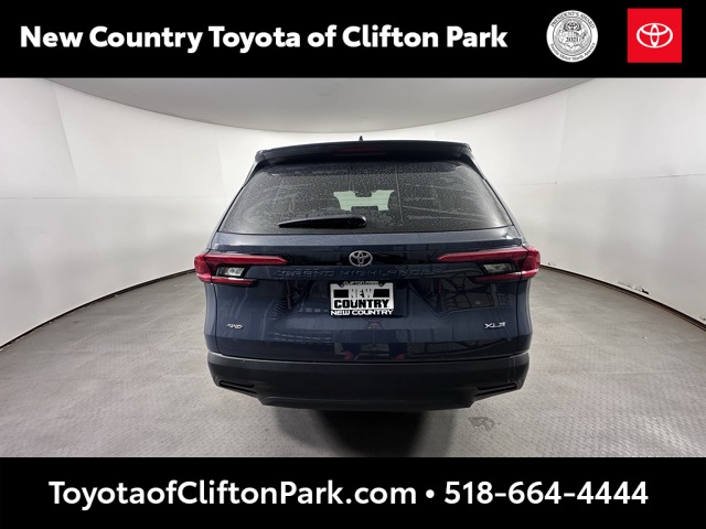 2024 Toyota Grand Highlander XLE AWD photo 3
