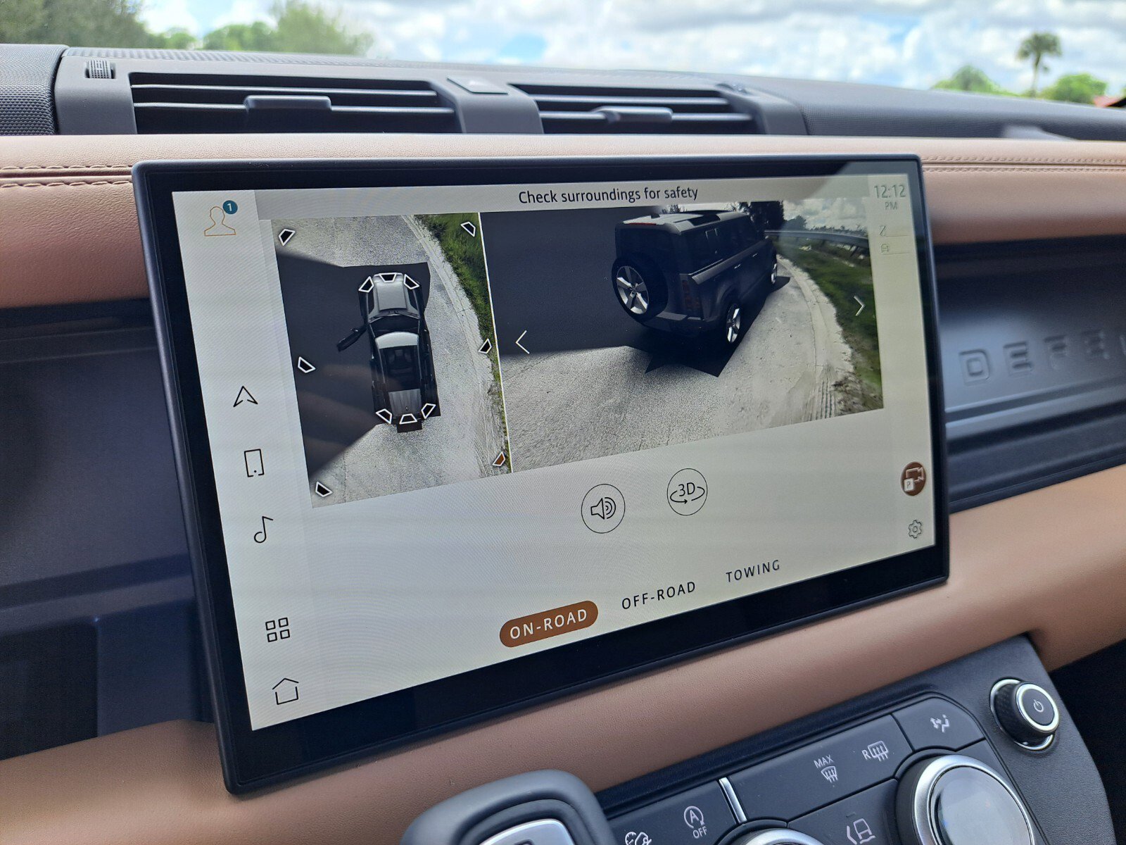 2025 Land Rover Defender X photo 14