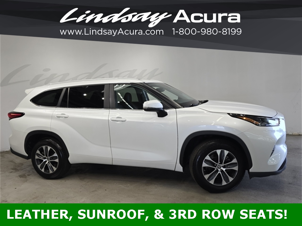 2023 Toyota Highlander XLE photo 3