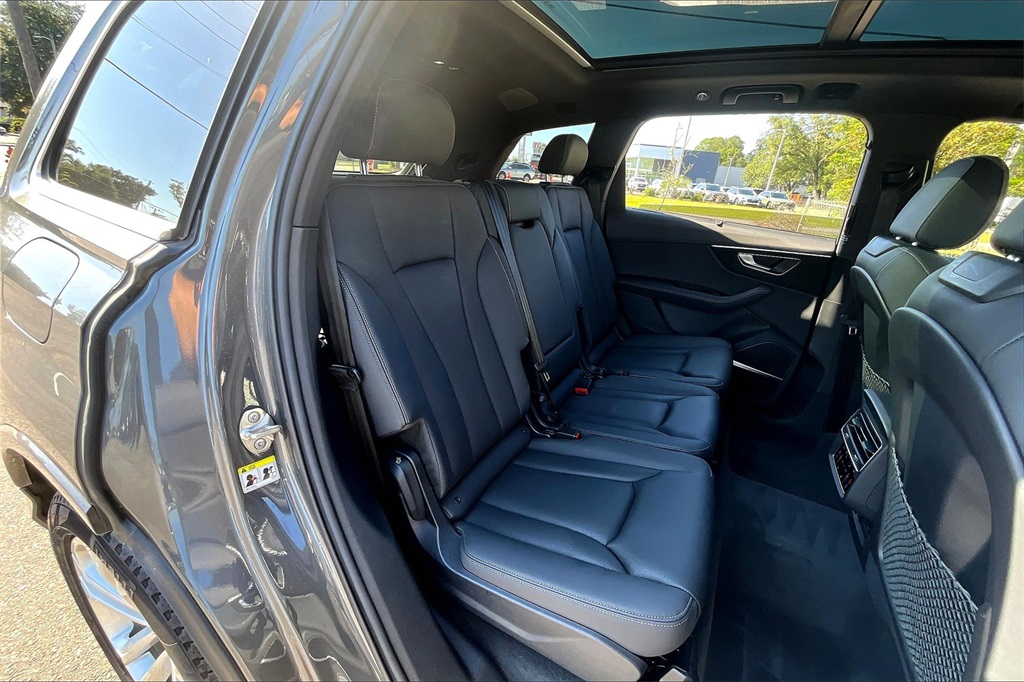 2025 Audi Q7 55 Premium Plus photo 18