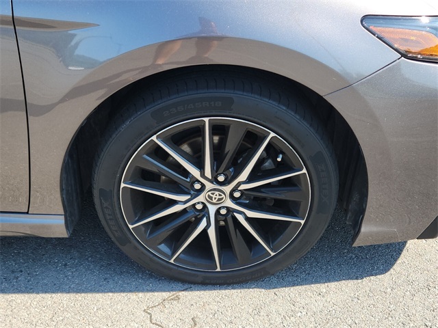 2022 Toyota Camry SE photo 18