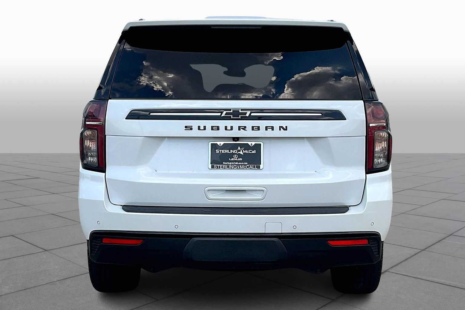 2023 Chevrolet Suburban Z71 photo 4