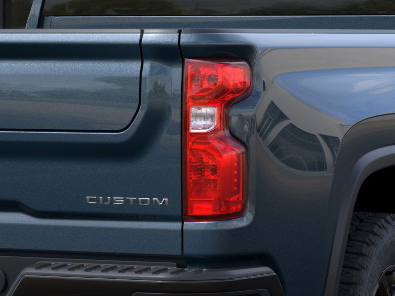 2025 Chevrolet Silverado 2500HD Custom photo 11