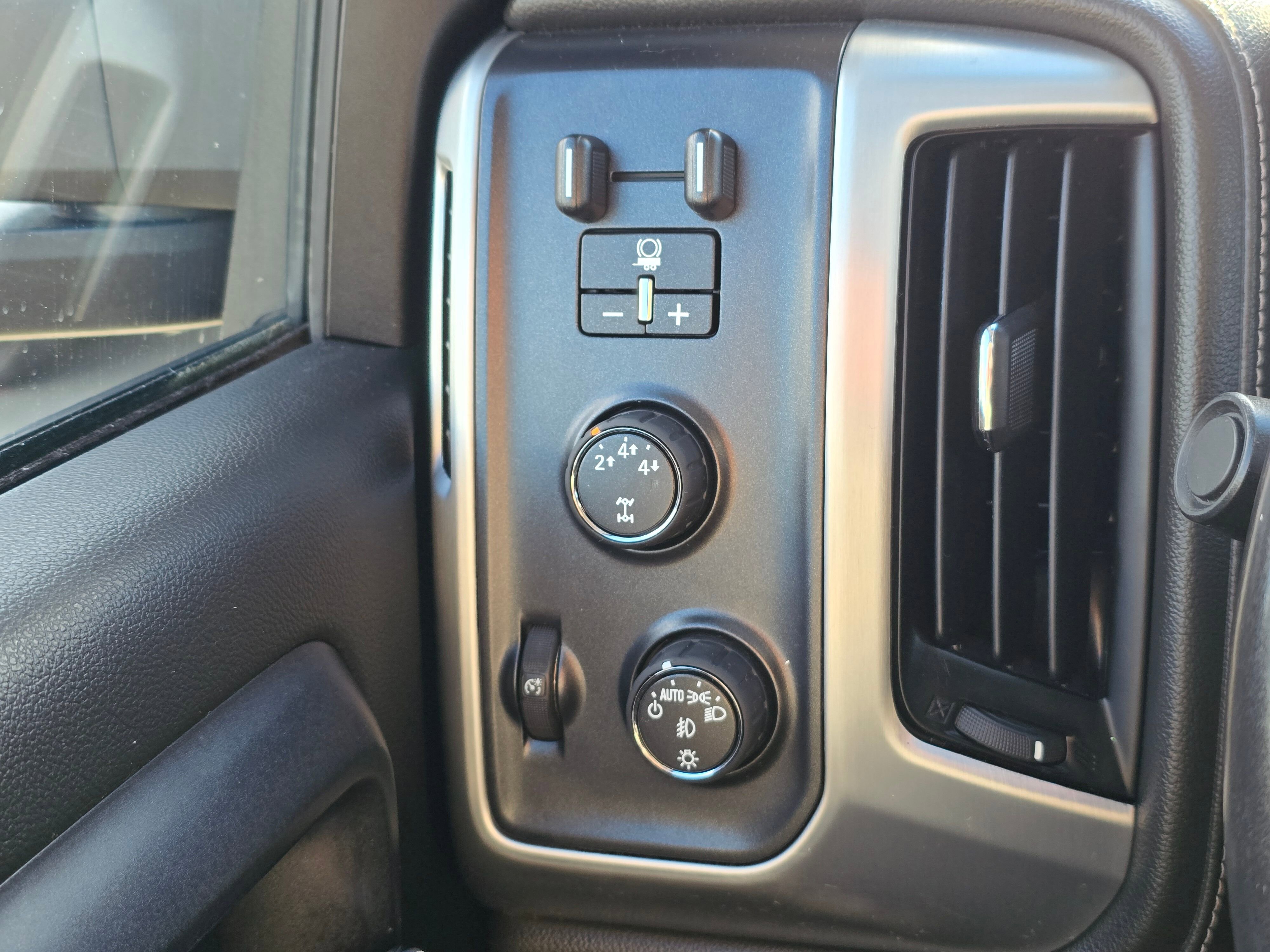 2015 Gmc Sierra 2500 HD SLE photo 2