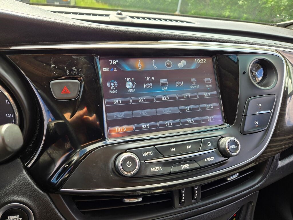 2019 Buick Envision Essence photo 24