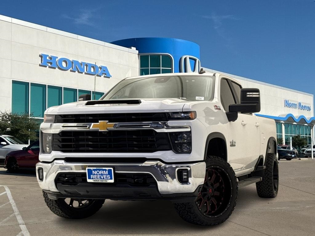 2024 Chevrolet Silverado 2500HD LT's photo