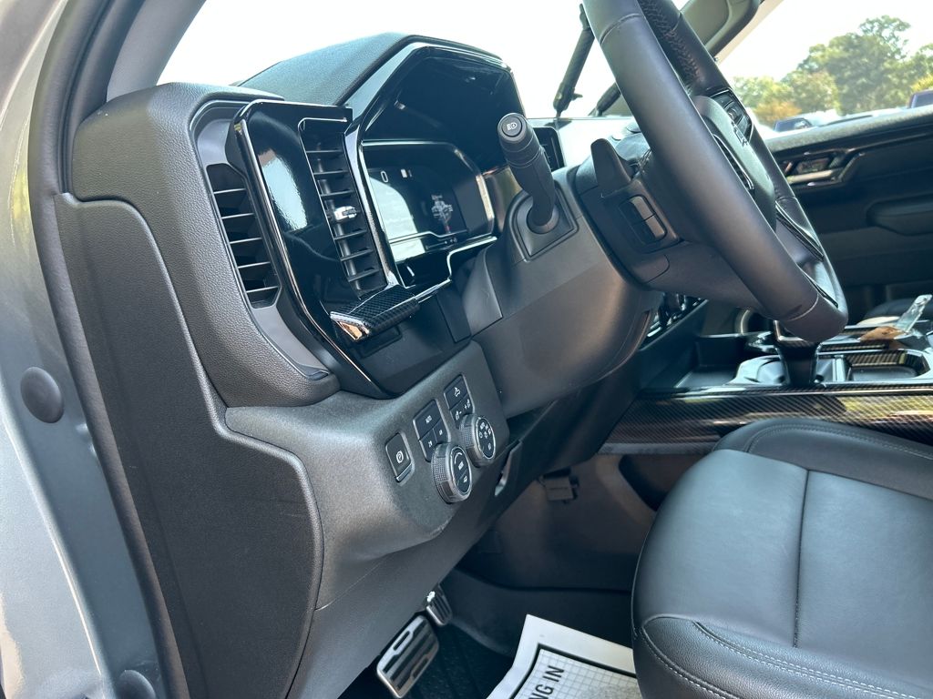 2023 Chevrolet Silverado 1500 RST photo 14