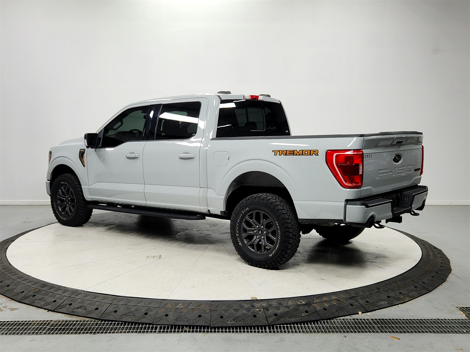 2023 Ford F-150 Tremor photo 3