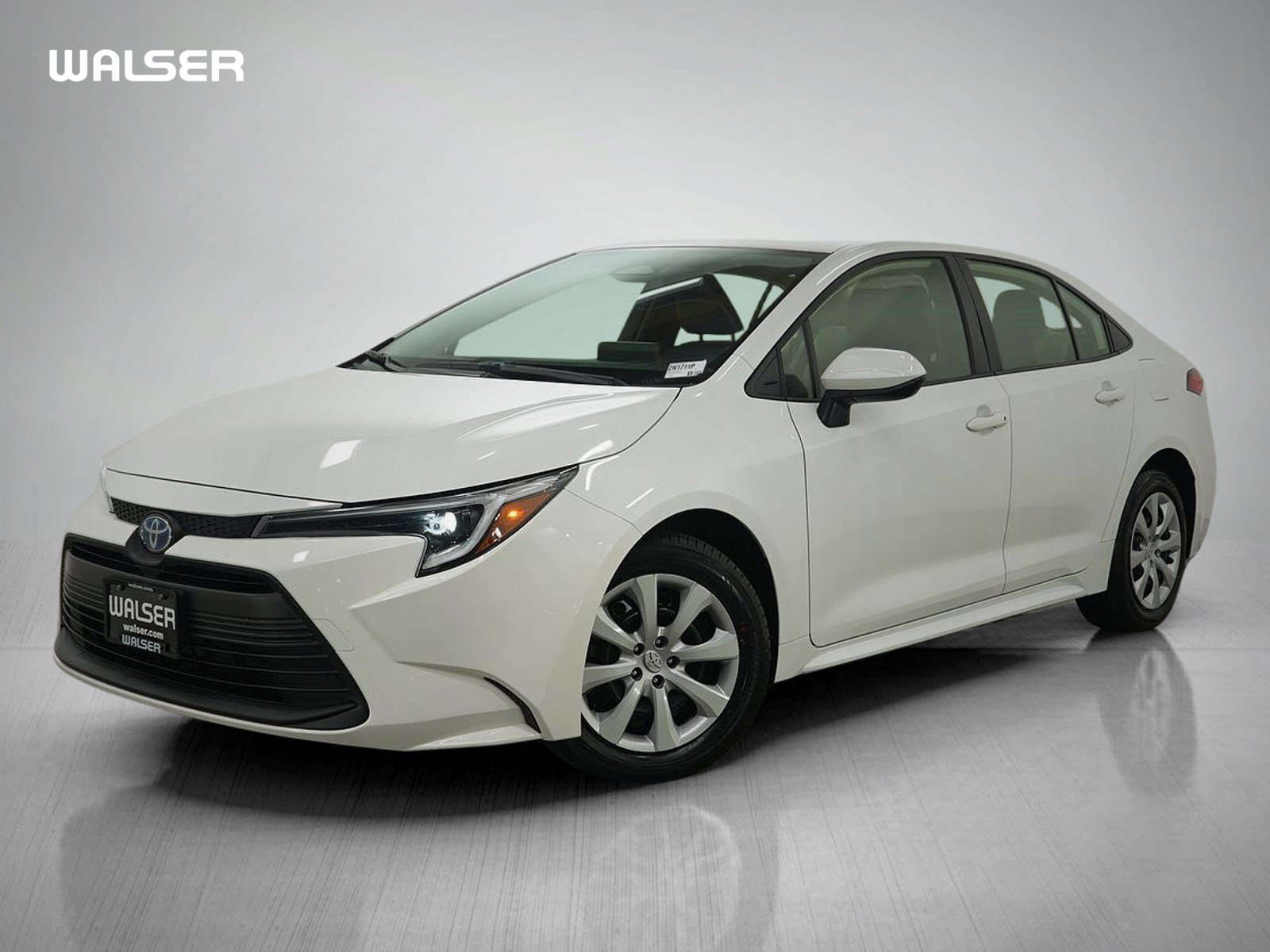 2024 Toyota Corolla LE's photo