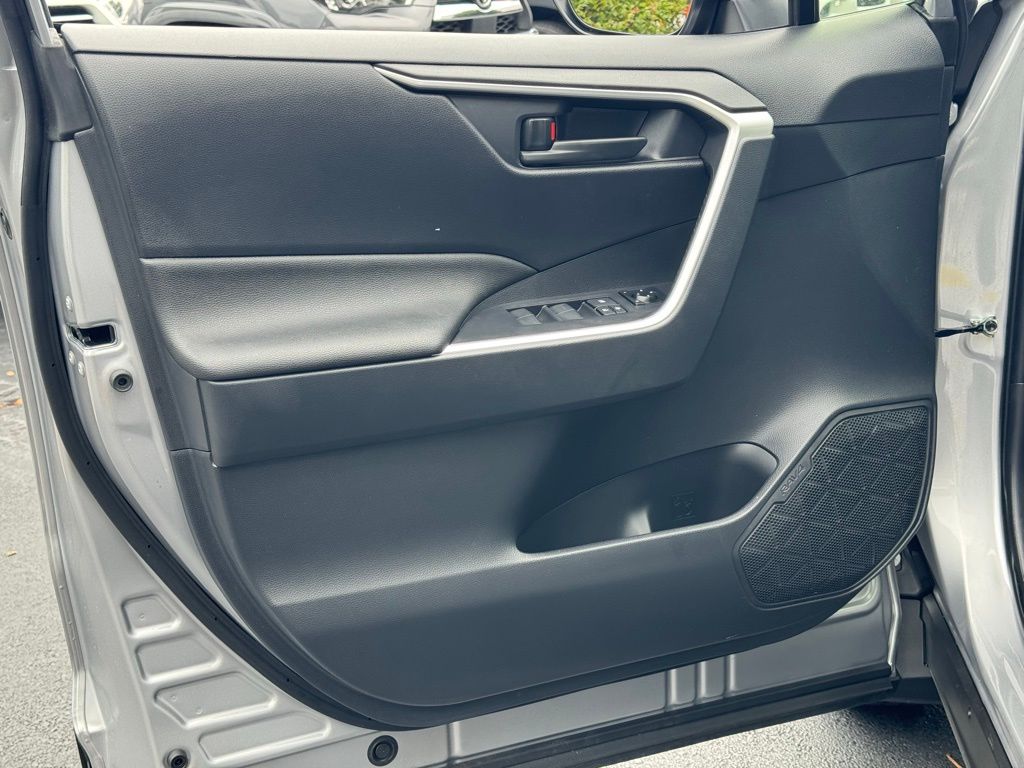 2024 Toyota RAV4 Hybrid LE photo 21
