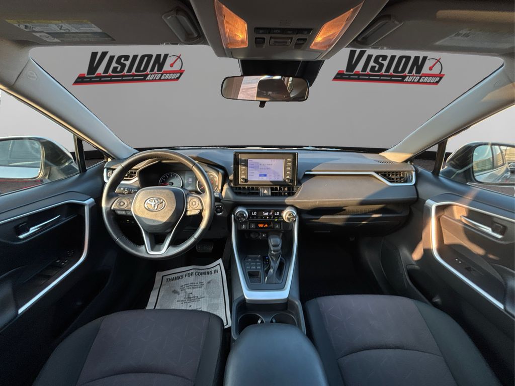 2019 Toyota RAV4 XLE photo 30