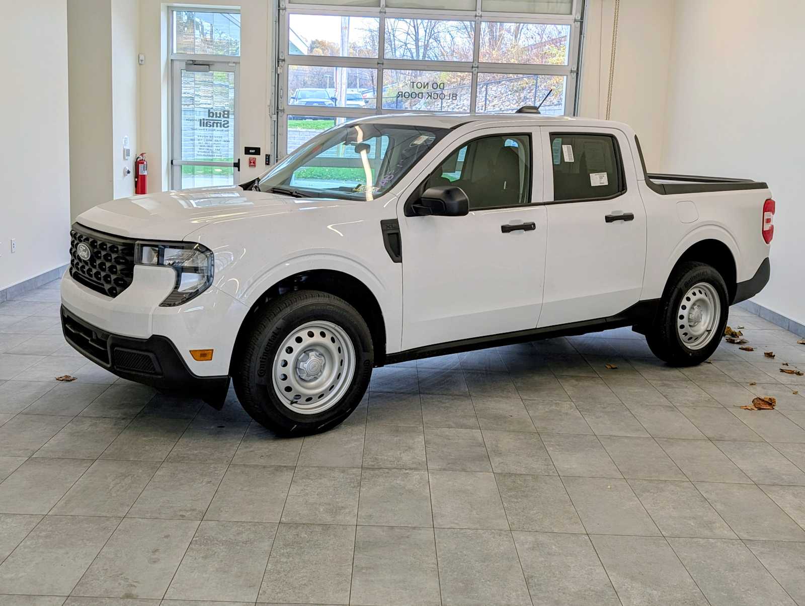 2025 Ford Maverick XL's photo