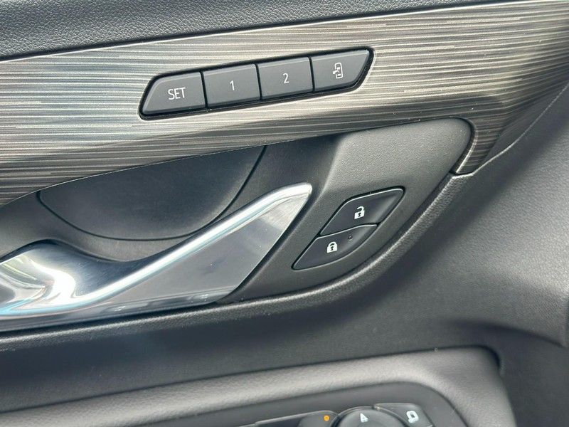 2023 Gmc Terrain SLT photo 16