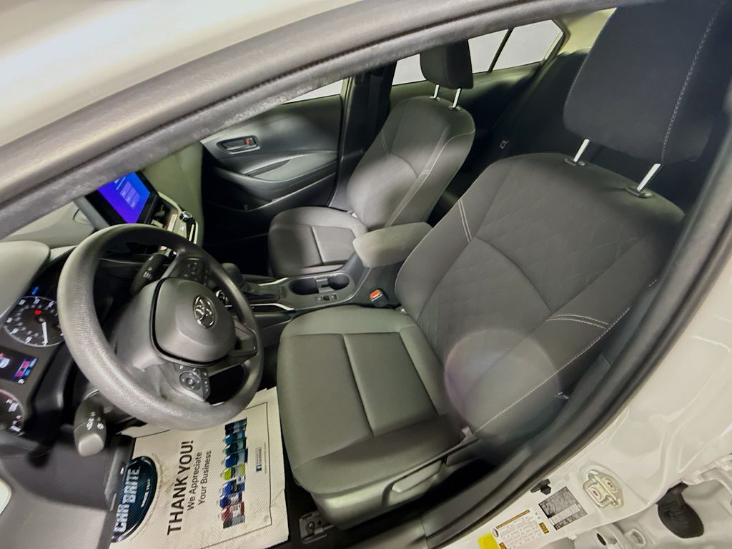 2025 Toyota Corolla Hybrid LE photo 18