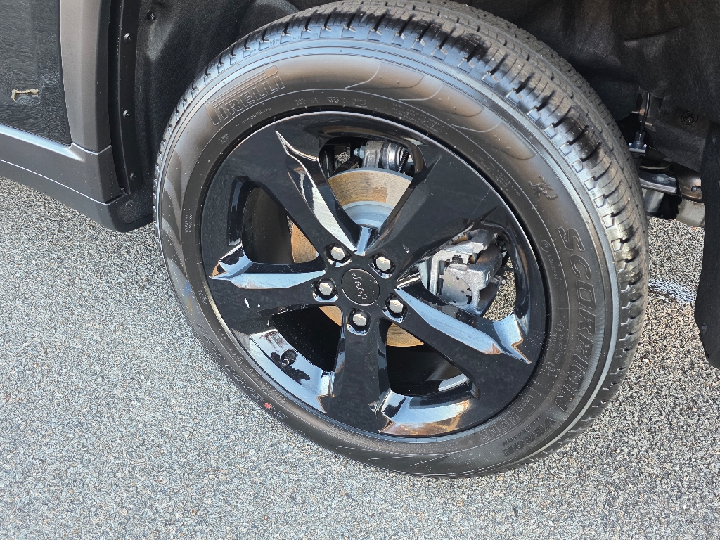 2025 Jeep Grand Cherokee Limited photo 4