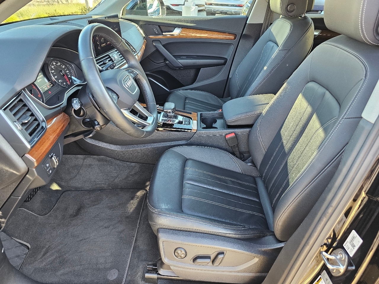 2023 Audi Q5 40 Premium photo 2