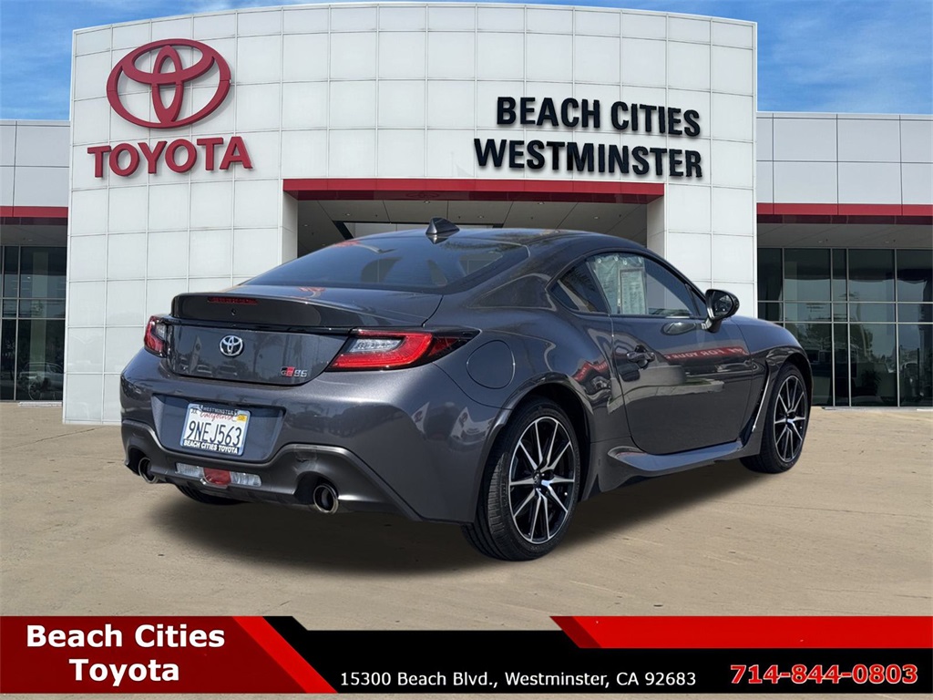 2024 Toyota GR86 Base photo 10
