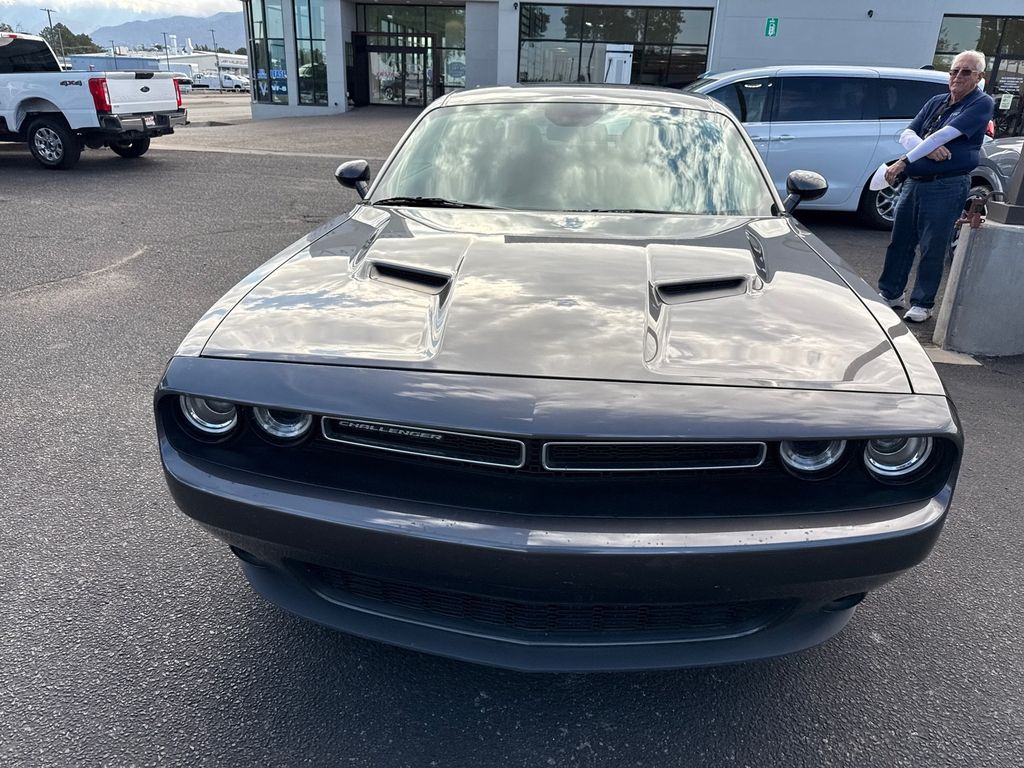 2023 Dodge Challenger SXT photo 2