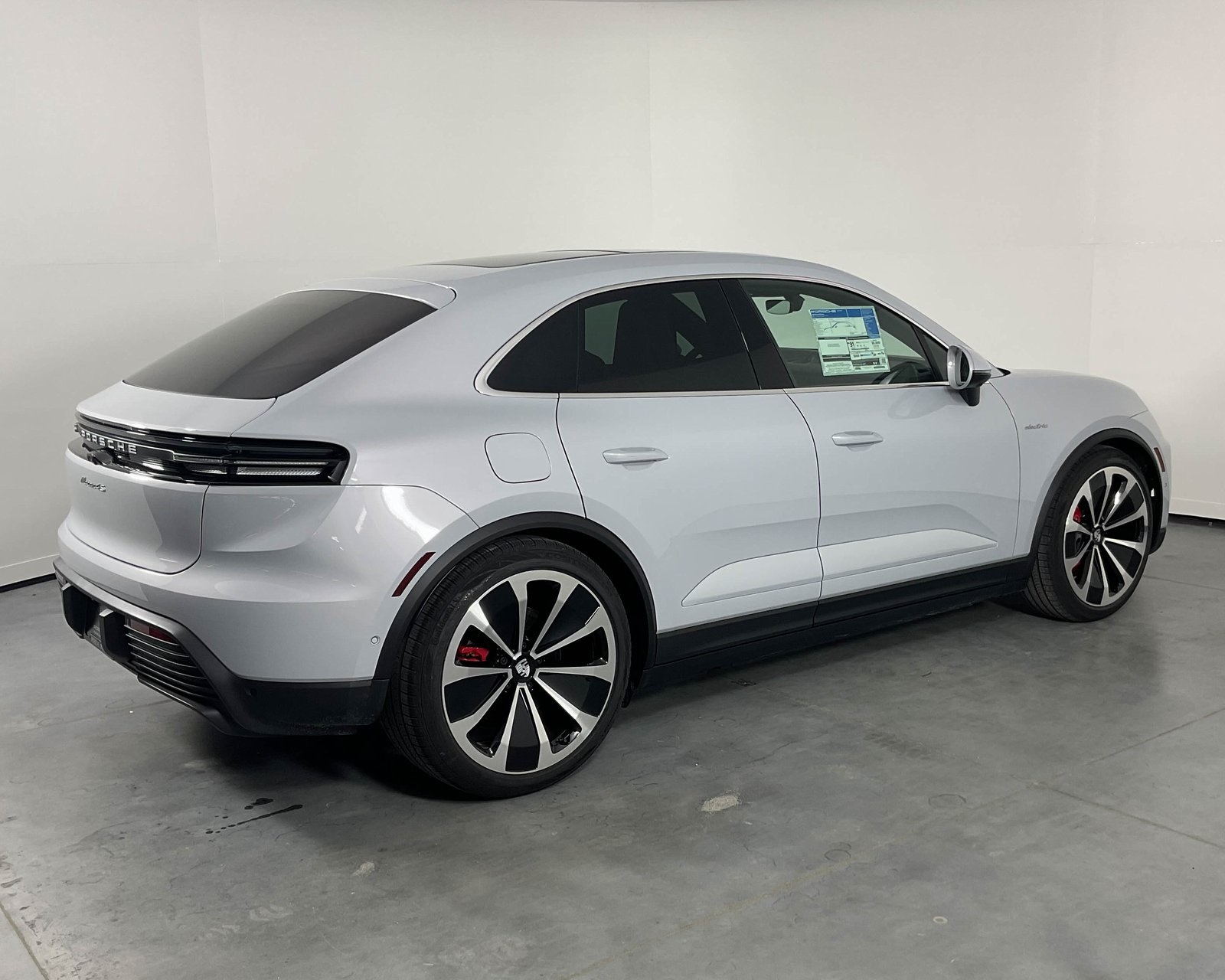 2025 Porsche Macan Electric photo 7
