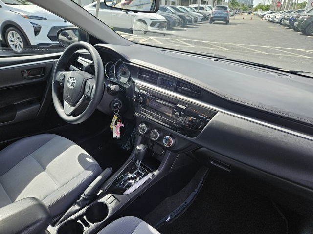 2015 Toyota Corolla L photo 12