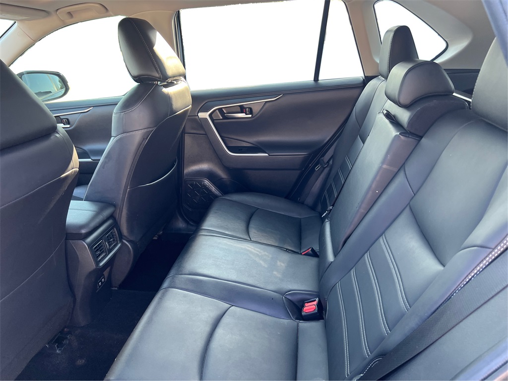 2020 Toyota RAV4 Limited photo 10