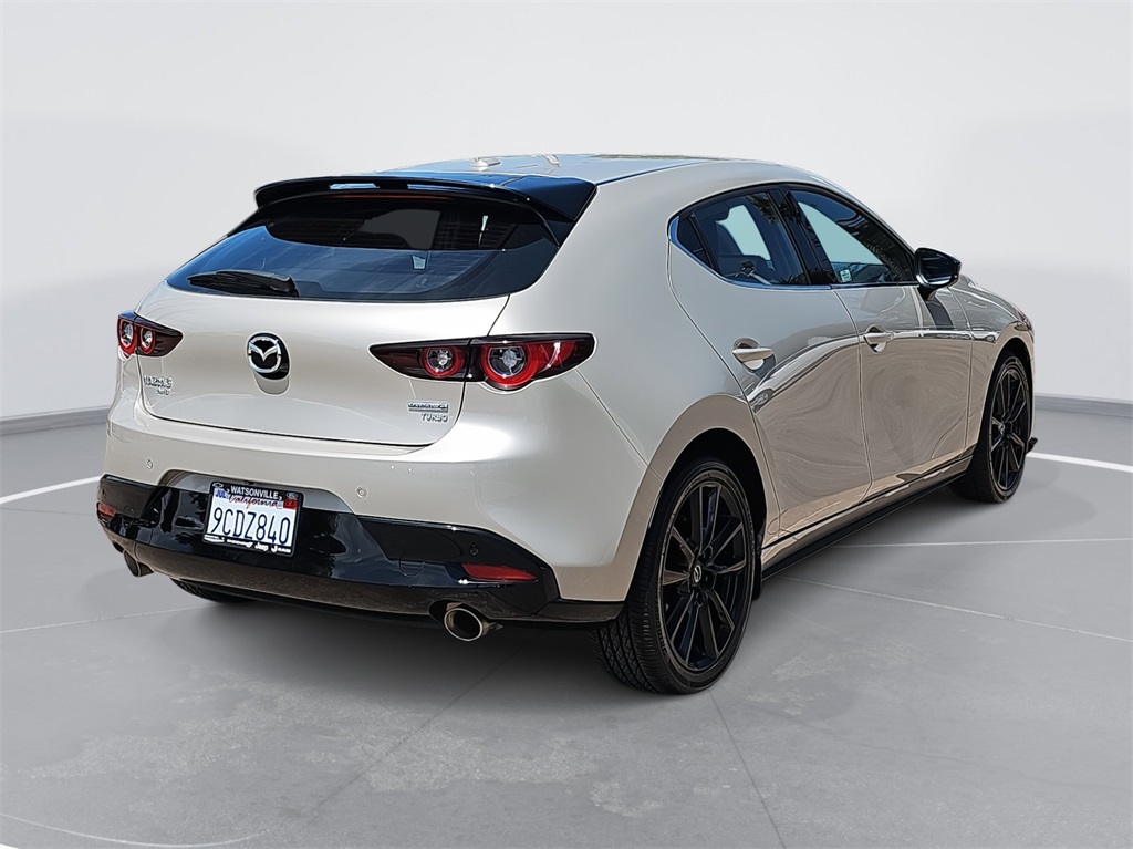 2022 Mazda Mazda3 Premium Plus photo 3