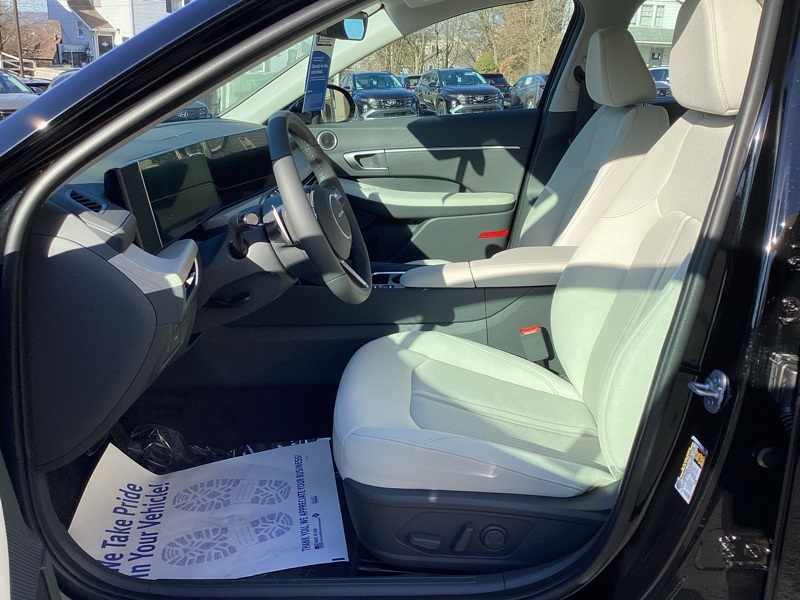 2025 Hyundai Sonata Hybrid SEL photo 25