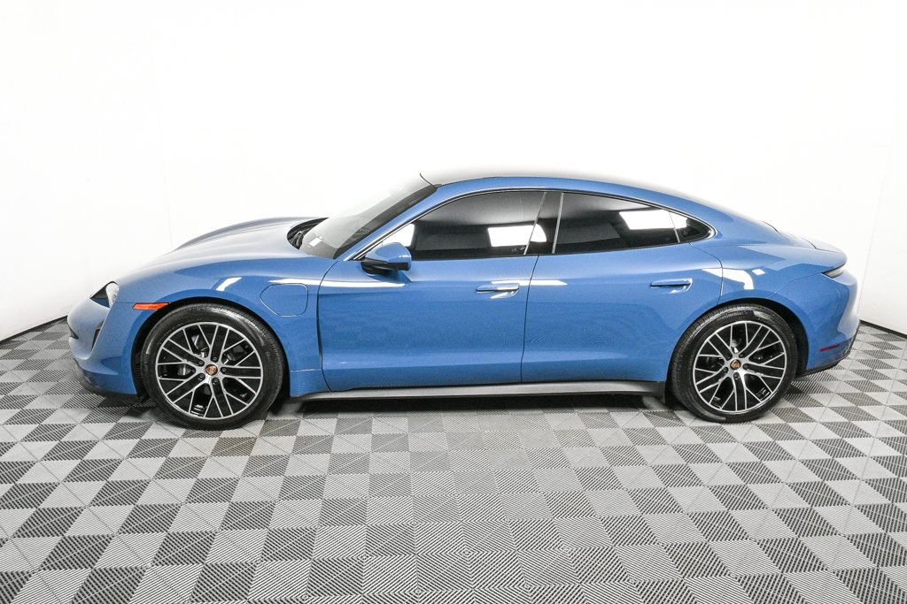 2021 Porsche Taycan photo 2